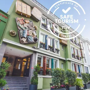 Hotel Poem, Istambul